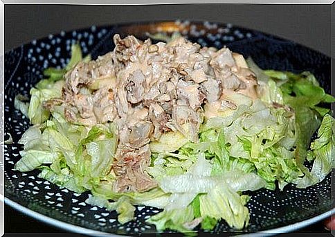 Chicken salad with pineapple