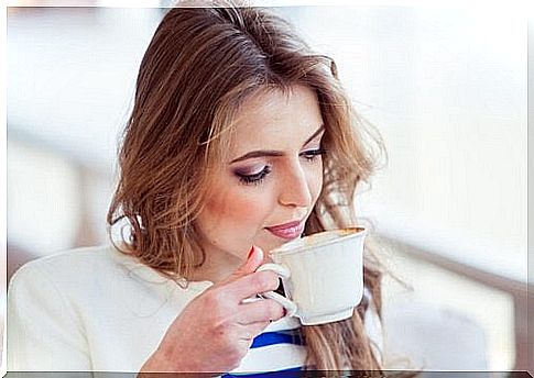 woman drinking tea