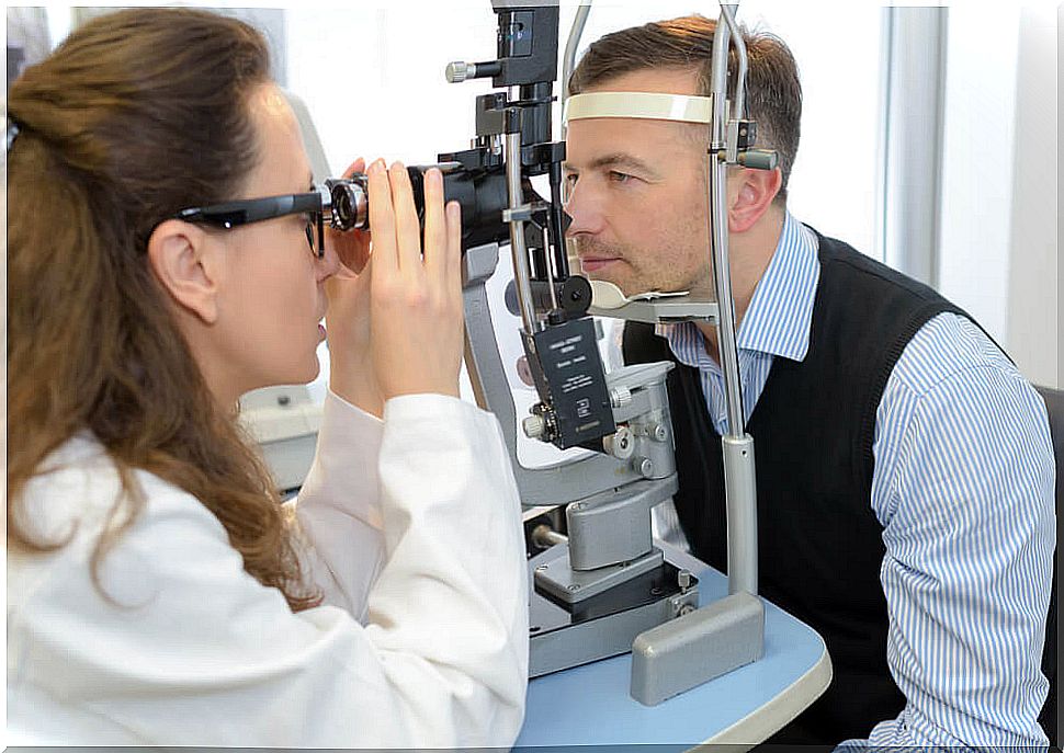 Doctor controlling eye cataracts