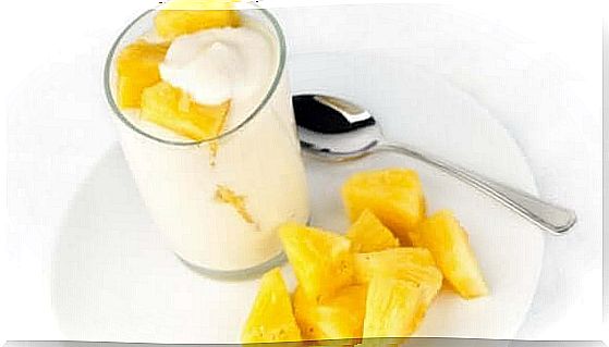 Yogurt and pineapple curd