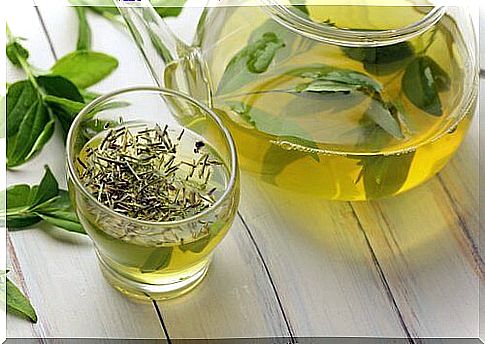 How to increase eyelash length and volume with green tea