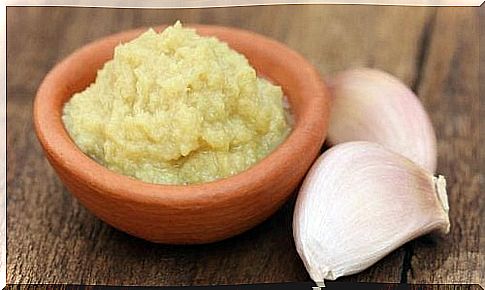 Garlic to remove calluses naturally