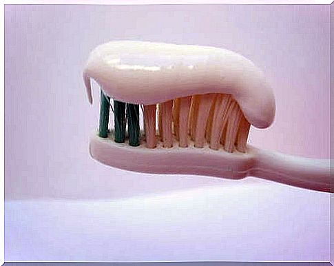 toothpaste packaging